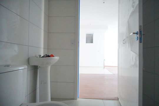 Banheiro de apartamento para alugar com 2 quartos, 48m² em Nova Sapucaia, Sapucaia do Sul