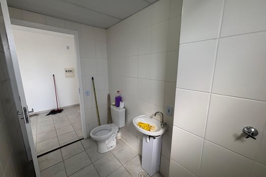 Banheiro social de apartamento para alugar com 2 quartos, 150m² em Jardim Lourdes, Ferraz de Vasconcelos