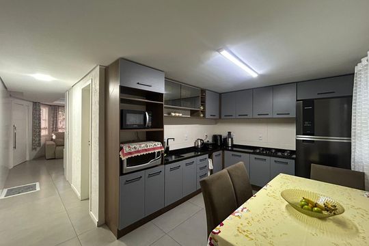 Cozinha de casa à venda com 4 quartos, 170m² em Harmonia, Canoas