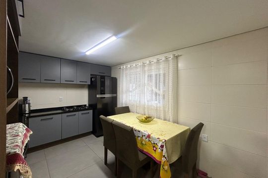 Cozinha de casa à venda com 4 quartos, 170m² em Harmonia, Canoas