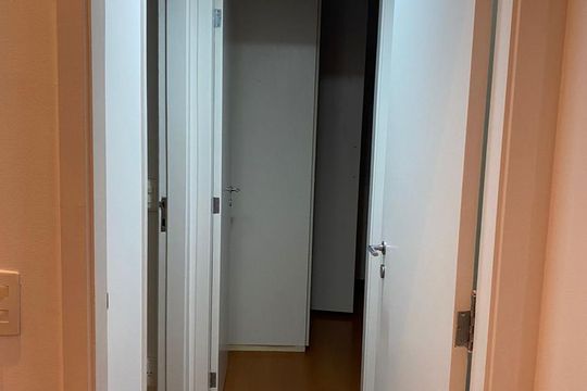 Corredor de apartamento à venda com 2 quartos, 90m² em Pinheiros, São Paulo
