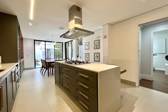 Cozinha de casa para alugar com 4 quartos, 190m² em Campo Belo, São Paulo