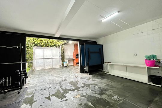 Garagem de casa à venda com 4 quartos, 190m² em Campo Belo, São Paulo