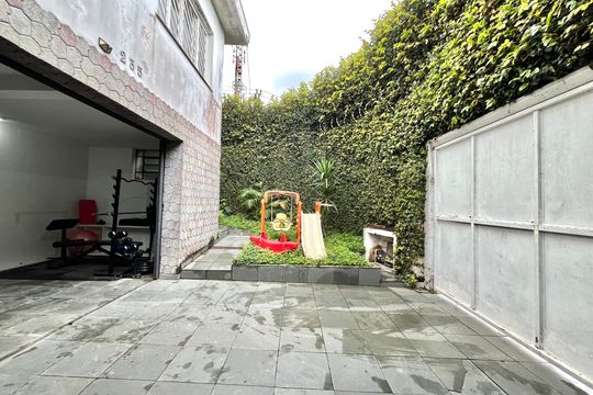 Garagem de casa para alugar com 4 quartos, 190m² em Campo Belo, São Paulo