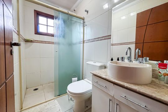 Casa à venda com 3 quartos, 230m² em Jardim Rosa Maria, São Paulo