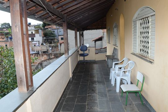 Varanda da Sala de casa à venda com 2 quartos, 450m² em Pousada Santo Antonio, Belo Horizonte