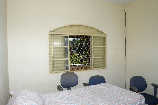 Quarto 1 de casa à venda com 2 quartos, 450m² em Pousada Santo Antonio, Belo Horizonte