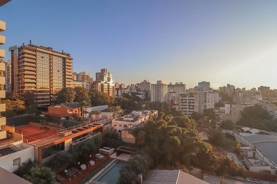 Vista de apartamento à venda com 3 quartos, 159m² em Auxiliadora, Porto Alegre