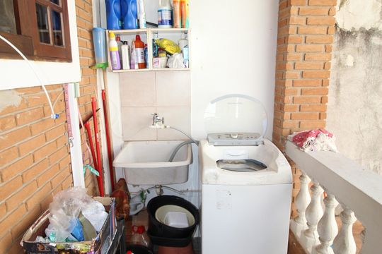 Edícula Área de Serviço de casa de condomínio para alugar com 6 quartos, 327m² em Urbanova, São José dos Campos