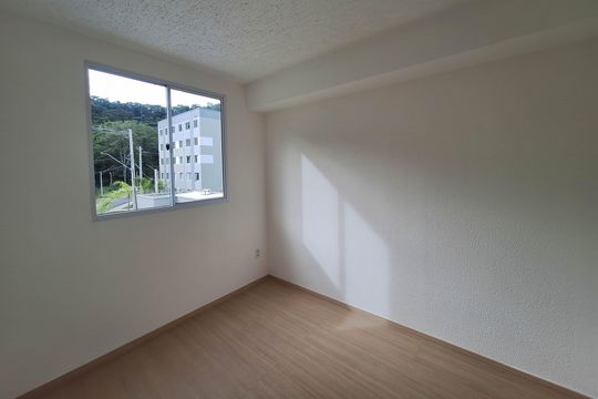 Quarto 1 de apartamento para alugar com 2 quartos, 48m² em Rio do Ouro, São Gonçalo
