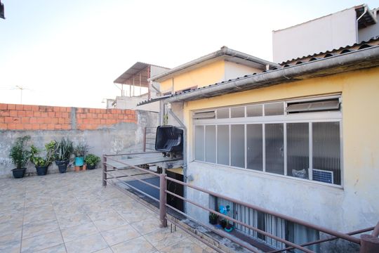 Quintal de casa à venda com 4 quartos, 186m² em Penha de França, São Paulo