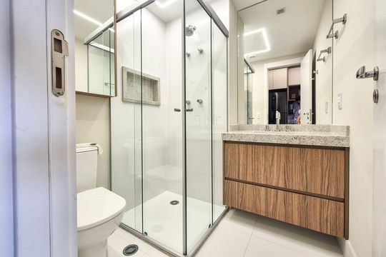 Banheiro de kitnet/studio à venda com 1 quarto, 33m² em Higienópolis, São Paulo