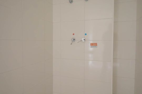 Banheiro de apartamento para alugar com 1 quarto, 58m² em Rio do Ouro , São Gonçalo