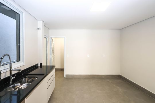 Cozinha de casa para alugar com 3 quartos, 400m² em Vila Mariana, São Paulo