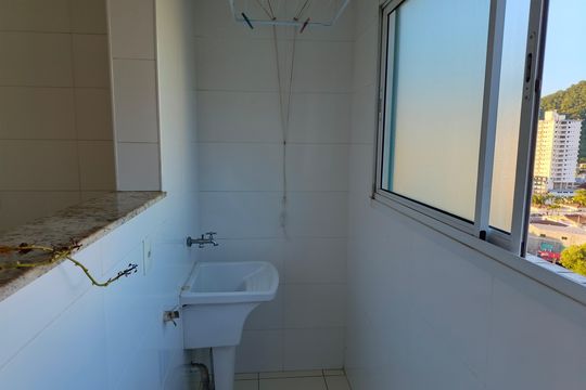 Área de serviço de apartamento para alugar com 2 quartos, 80m² em Canto do Forte, Praia Grande