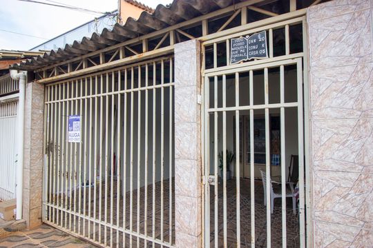 Casa para alugar com 1 quarto, 65m² em Conjunto K, Brasília