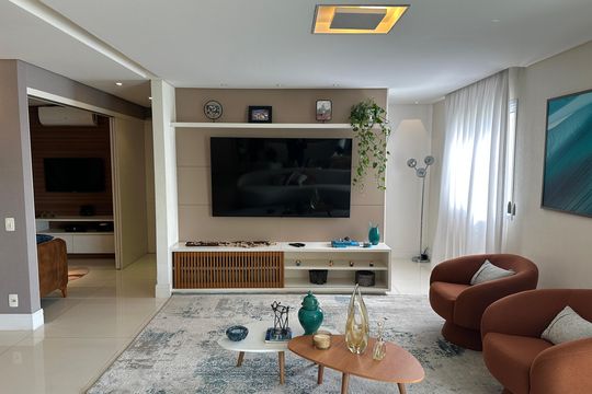  Sala de Estar de apartamento à venda com 3 quartos, 202m² em Alphaville Empresarial, Santana de Parnaíba