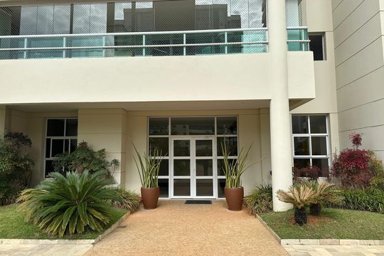 Fachada do bloco de apartamento à venda com 3 quartos, 202m² em Alphaville Empresarial, Santana de Parnaíba