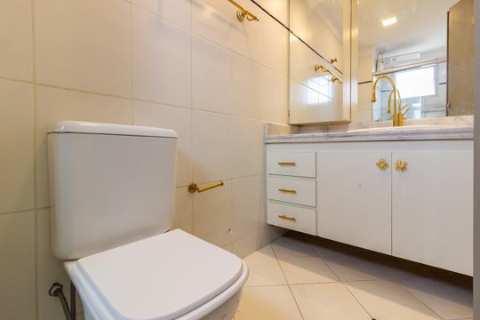Banheiro da Suíte de apartamento para alugar com 2 quartos, 157m² em Pinheiros, São Paulo