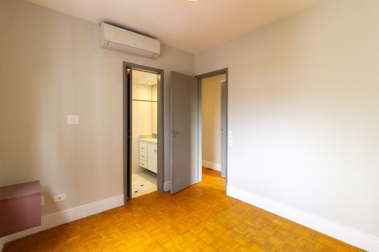 Suíte de apartamento para alugar com 2 quartos, 157m² em Pinheiros, São Paulo