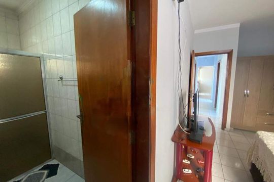 Casa à venda com 3 quartos, 111m² em Parque Bandeirantes I (Nova Veneza), Sumaré