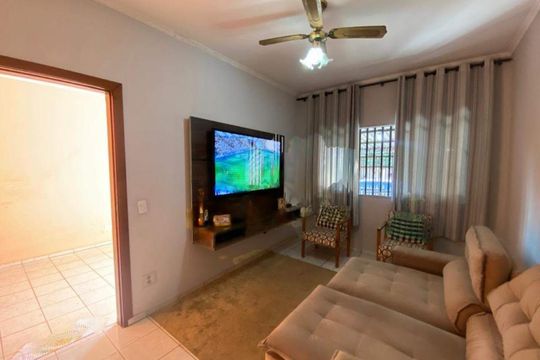 Casa à venda com 3 quartos, 111m² em Parque Bandeirantes I (Nova Veneza), Sumaré