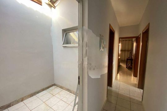 Casa à venda com 3 quartos, 111m² em Parque Bandeirantes I (Nova Veneza), Sumaré