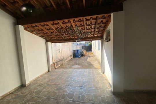 Casa à venda com 3 quartos, 111m² em Parque Bandeirantes I (Nova Veneza), Sumaré