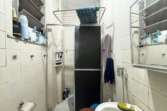 Banheiro de apartamento para alugar com 1 quarto, 43m² em Copacabana, Rio de Janeiro
