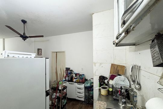 Cozinha de apartamento para alugar com 1 quarto, 43m² em Copacabana, Rio de Janeiro