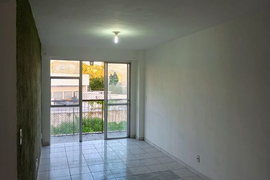 Sala de apartamento para alugar com 2 quartos, 61m² em Taquara, Rio de Janeiro
