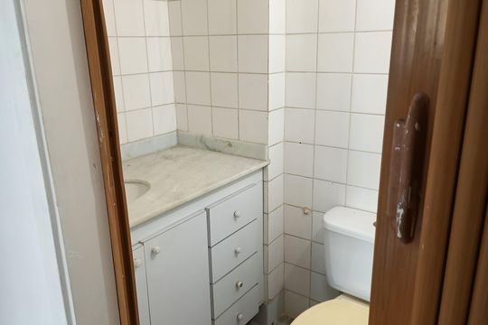 Banheiro de apartamento para alugar com 2 quartos, 61m² em Taquara, Rio de Janeiro