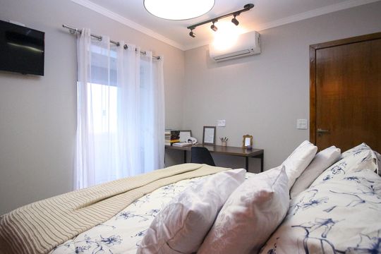 Casa para alugar com 3 quartos, 160m² em Vila Nova York, São Paulo