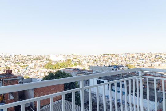 Sacada de apartamento para alugar com 2 quartos, 42m² em Vila Sul Americana, Carapicuíba