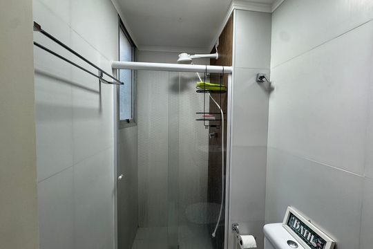 Banheiro de apartamento para alugar com 2 quartos, 70m² em Continental, Osasco