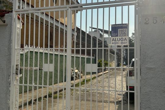 Fachada  de casa de condomínio para alugar com 1 quarto, 35m² em Méier, Rio de Janeiro