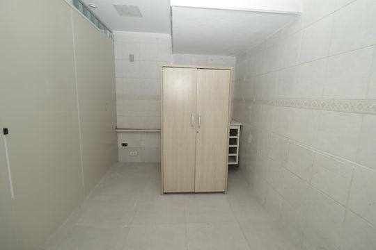 Subsolo de casa para alugar com 2 quartos, 180m² em Ipiranga, São Paulo