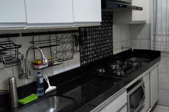 Cozinha de apartamento à venda com 2 quartos, 60m² em Fernão Dias, Belo Horizonte
