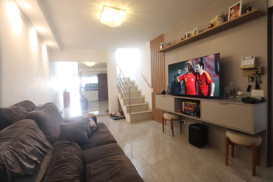 Sala de casa à venda com 3 quartos, 180m² em Vila Santa Clara, São Paulo