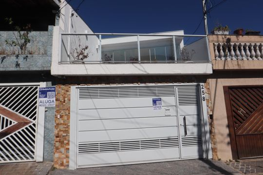 Fachada de casa à venda com 3 quartos, 180m² em Vila Santa Clara, São Paulo
