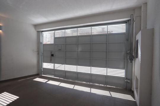 Garagem de casa à venda com 3 quartos, 180m² em Vila Santa Clara, São Paulo