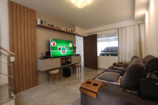 Sala de casa à venda com 3 quartos, 180m² em Vila Santa Clara, São Paulo