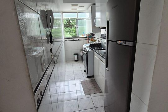 Cozinha de apartamento para alugar com 2 quartos, 48m² em Cascadura, Rio de Janeiro