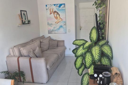 Sala de apartamento para alugar com 2 quartos, 48m² em Cascadura, Rio de Janeiro