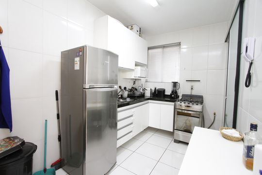 Cozinha de apartamento à venda com 2 quartos, 80m² em Buritis, Belo Horizonte