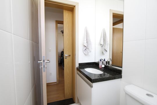 Banheiro Social de apartamento à venda com 2 quartos, 80m² em Buritis, Belo Horizonte