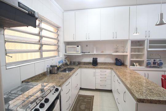 Cozinha de casa à venda com 5 quartos, 207m² em Vila Campo Grande, São Paulo