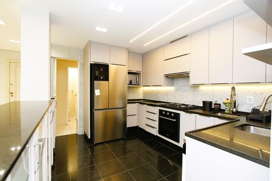 Cozinha de apartamento à venda com 4 quartos, 160m² em Gutierrez, Belo Horizonte