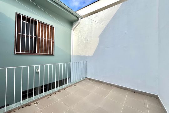Área externa de casa à venda com 2 quartos, 110m² em Vila Mascote, São Paulo