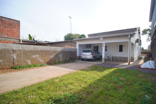 quintal de casa à venda com 3 quartos, 90m² em Santos Dumont, São Leopoldo